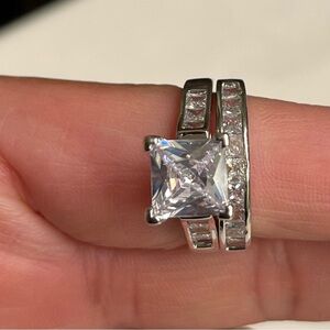 BEAUTIFUL SILVER TONE RING SET SIZE 7